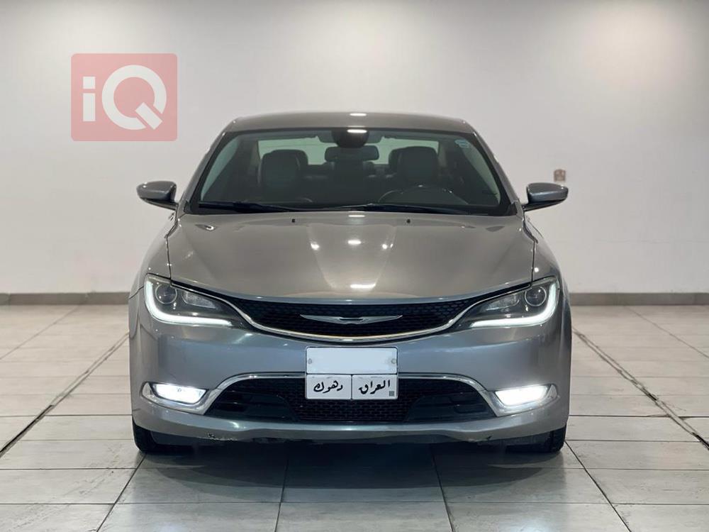 Chrysler 200